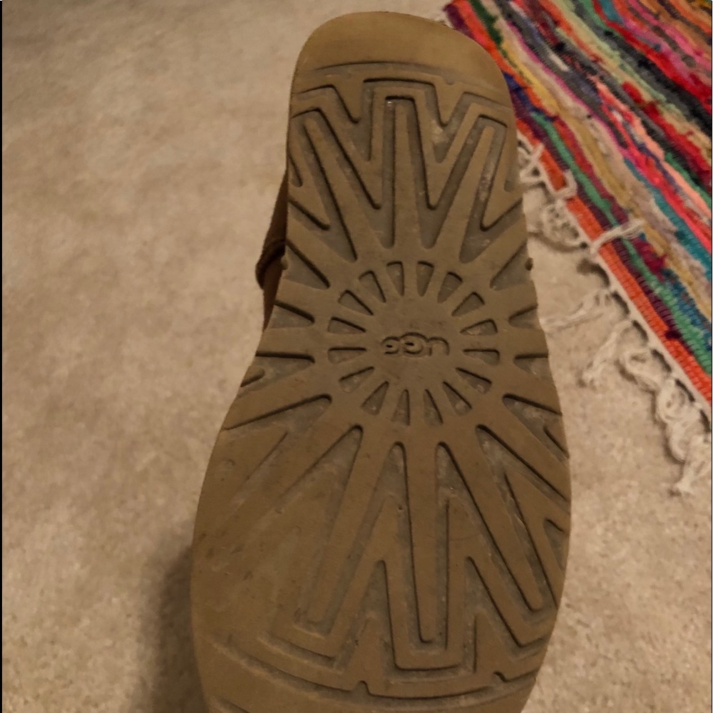 Ugg Short Boot Ii Size 7 - image 6